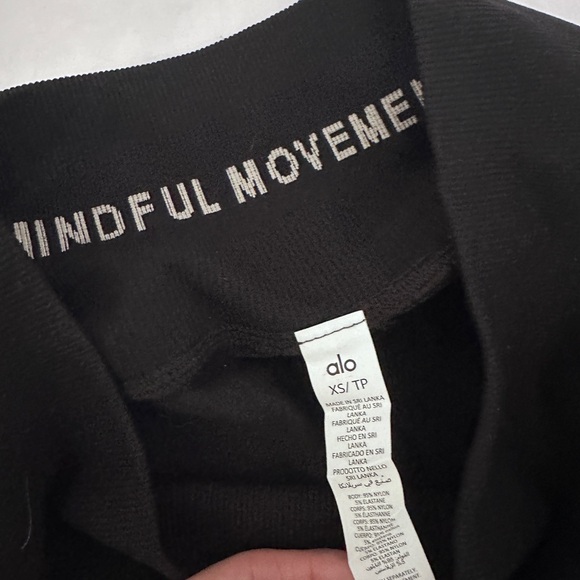 ALO Yoga Seamless High-Waist Ribbed Legging - Picture 2 of 3